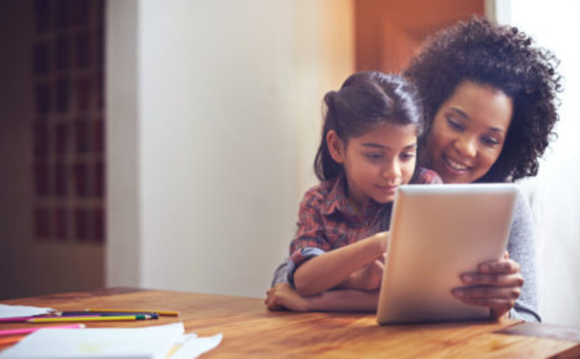 Exploring the online world with mom