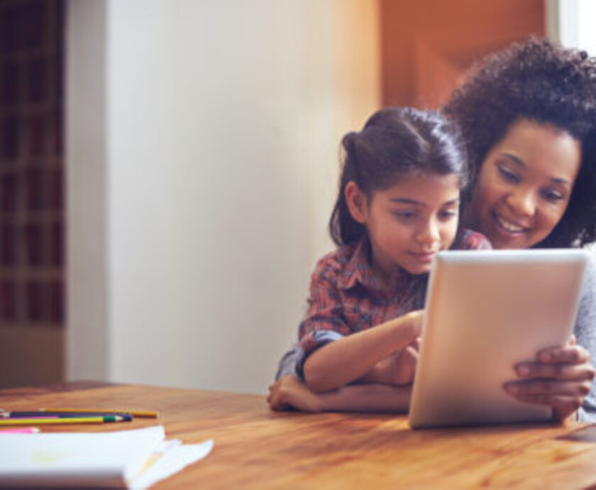 Exploring the online world with mom